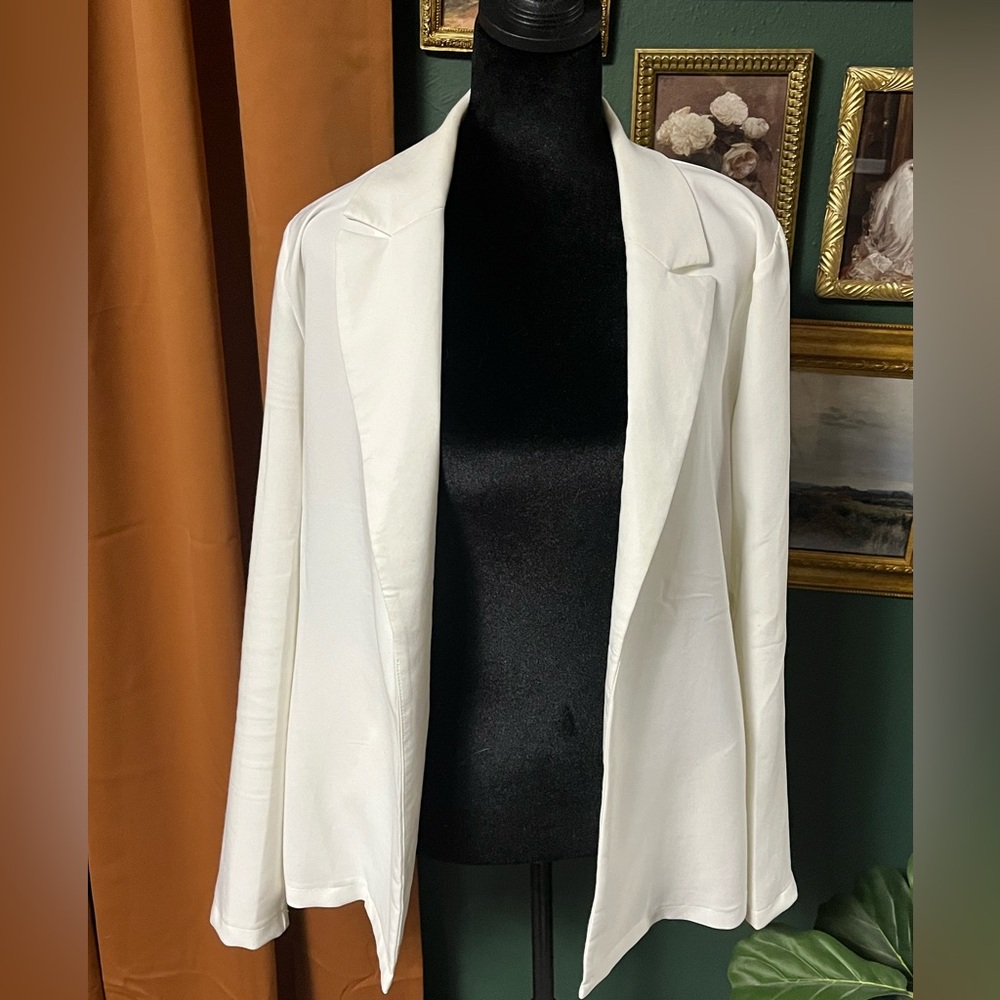 HAVE Women's Classic White Blazer